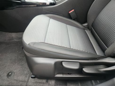 Used 2026 Chevrolet Trax LT FWD image 26