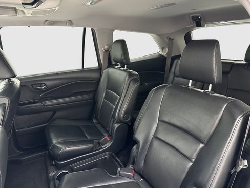 Used 2019 Honda Pilot Touring image 36