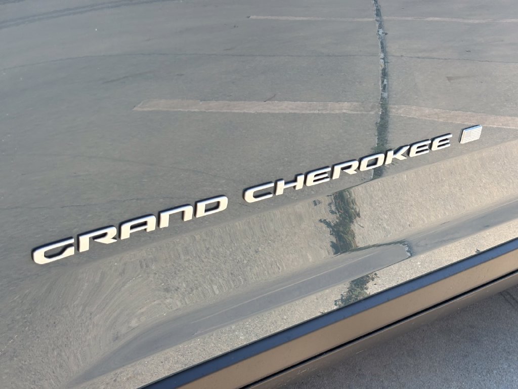 New 2027 Jeep Grand Cherokee Limited w/ MOPAR Finishing Package RWD image 11