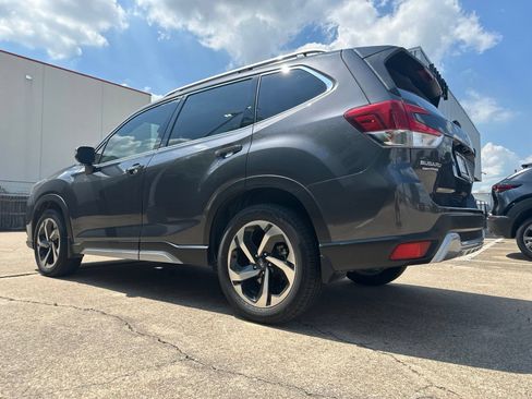 Used 2023 Subaru Forester Touring AWD/4WD image 5