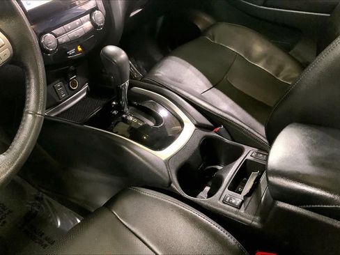 Used 2016 Nissan Rogue SL w/ SL Premium Package image 17