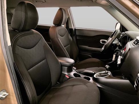 Used 2016 Kia Soul FWD image 7