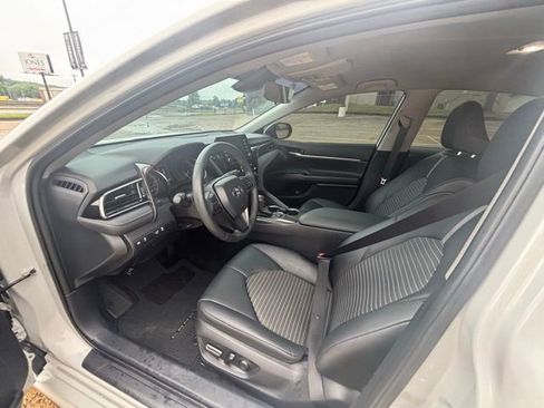 Used 2024 Toyota Camry SE FWD image 11