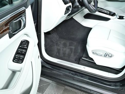 New 2026 Porsche Macan S AWD/4WD image 8