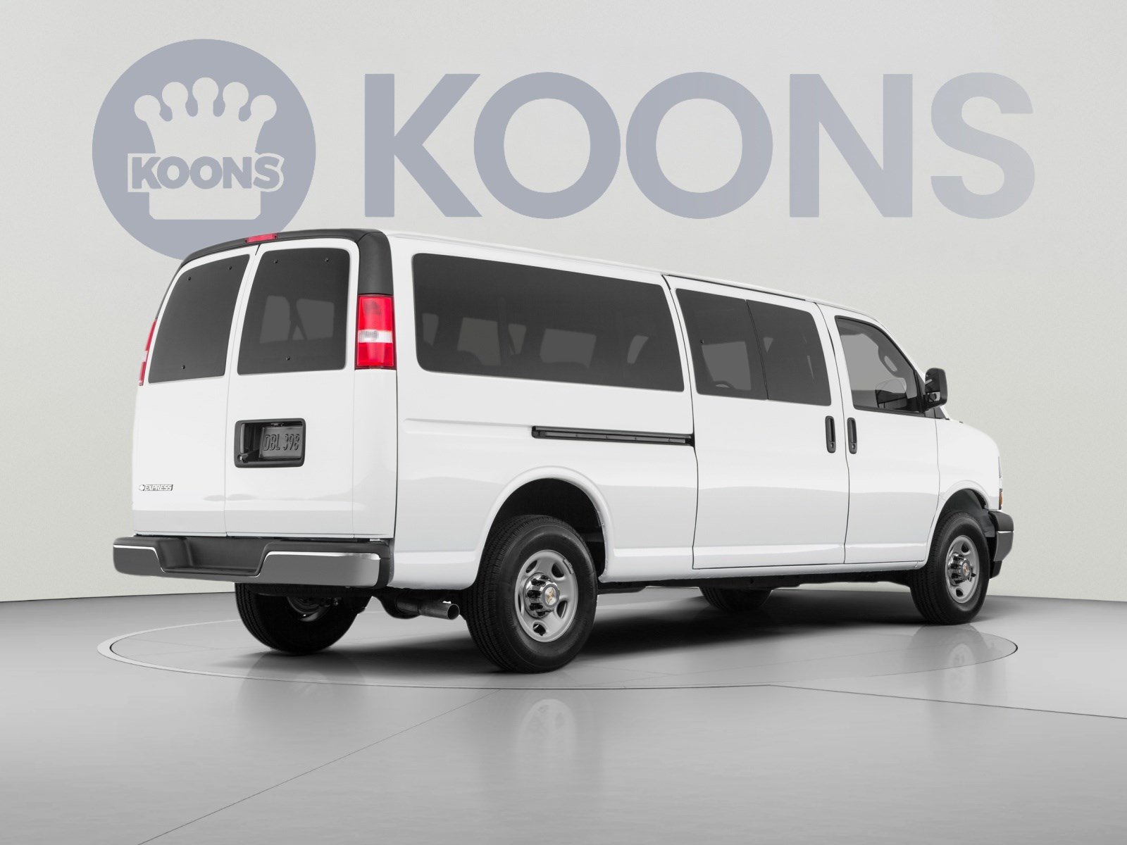 Used 2024 Chevrolet Express 3500 LT w/ LT Preferred Equipment Group RWD image 4