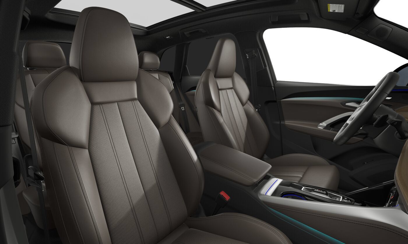 Certified 2025 Audi Q5 Premium AWD/4WD image 5