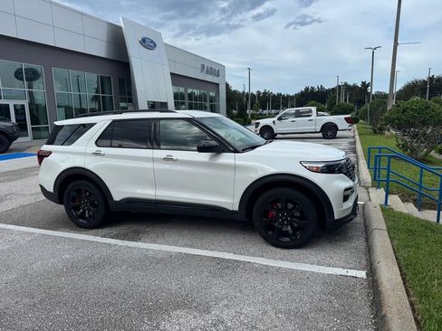 Used 2022 Ford Explorer ST w/ ST Street Pack RWD image 2