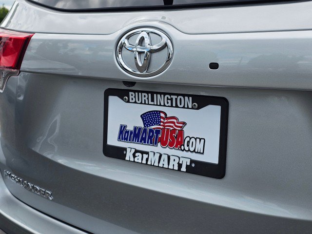 Used 2019 Toyota Highlander XLE AWD/4WD image 17