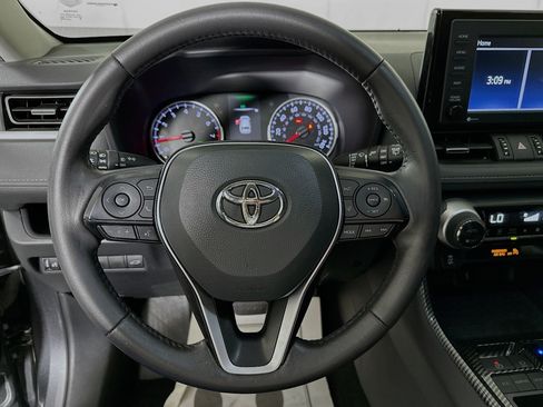 Used 2021 Toyota RAV4 XLE Premium FWD image 15