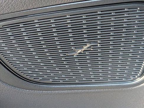 Used 2025 Mercedes-Benz GLC 300 image 18