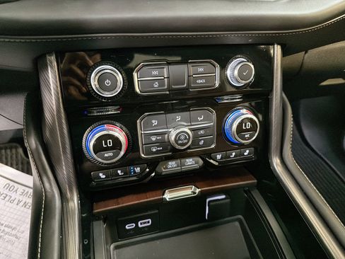 Used 2024 GMC Yukon Denali Ultimate image 20