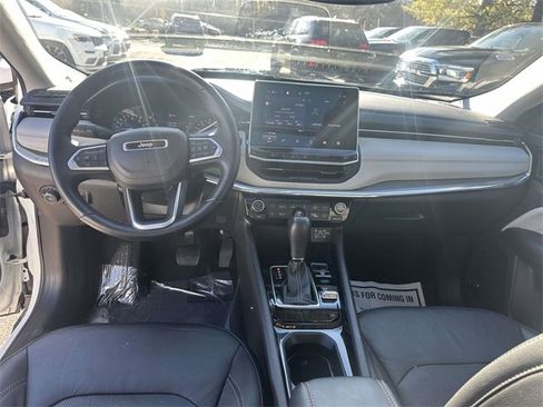 Certified 2022 Jeep Compass Limited w/ Sun and Sound Group image 18