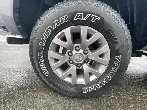 Used 2017 Toyota Tacoma SR5 image 23