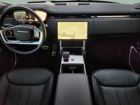 New 2025 Land Rover Range Rover Long Wheelbase SE image 21