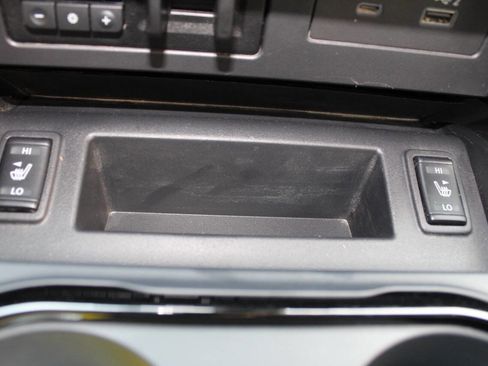 Used 2023 Nissan Titan PRO-4X w/ Pro-4x Convenience Package image 16