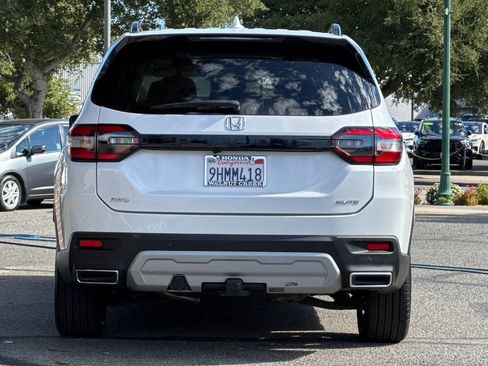 Used 2023 Honda Pilot Elite image 5