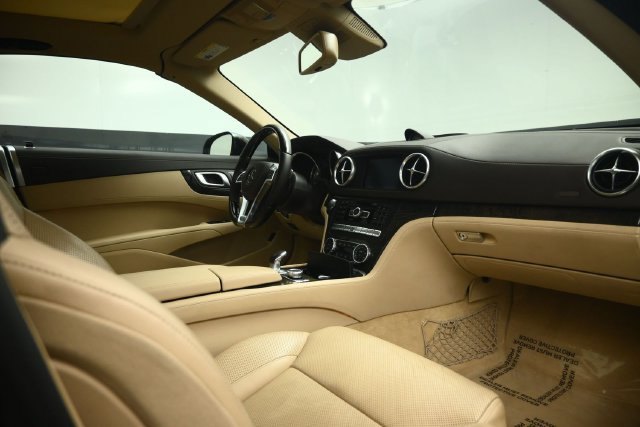 Used 2016 Mercedes-Benz SL 400 w/ Premium I Package image 33