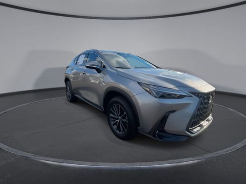 Used 2024 Lexus NX 250 FWD image 3
