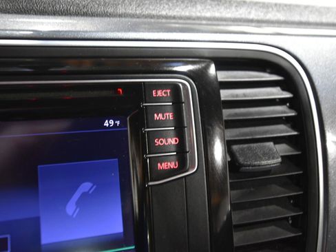 Used 2016 Volkswagen Beetle 1.8T SE image 20