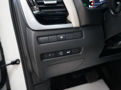 Used 2023 Nissan Rogue SL AWD/4WD image 29