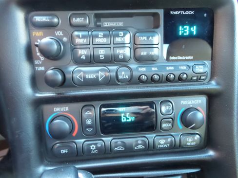 Used 2001 Chevrolet Corvette Coupe w/ Preferred Equipment Group2 image 37