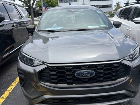 Used 2024 Ford Escape ST-Line w/ Tech Pack #1 FWD image 1