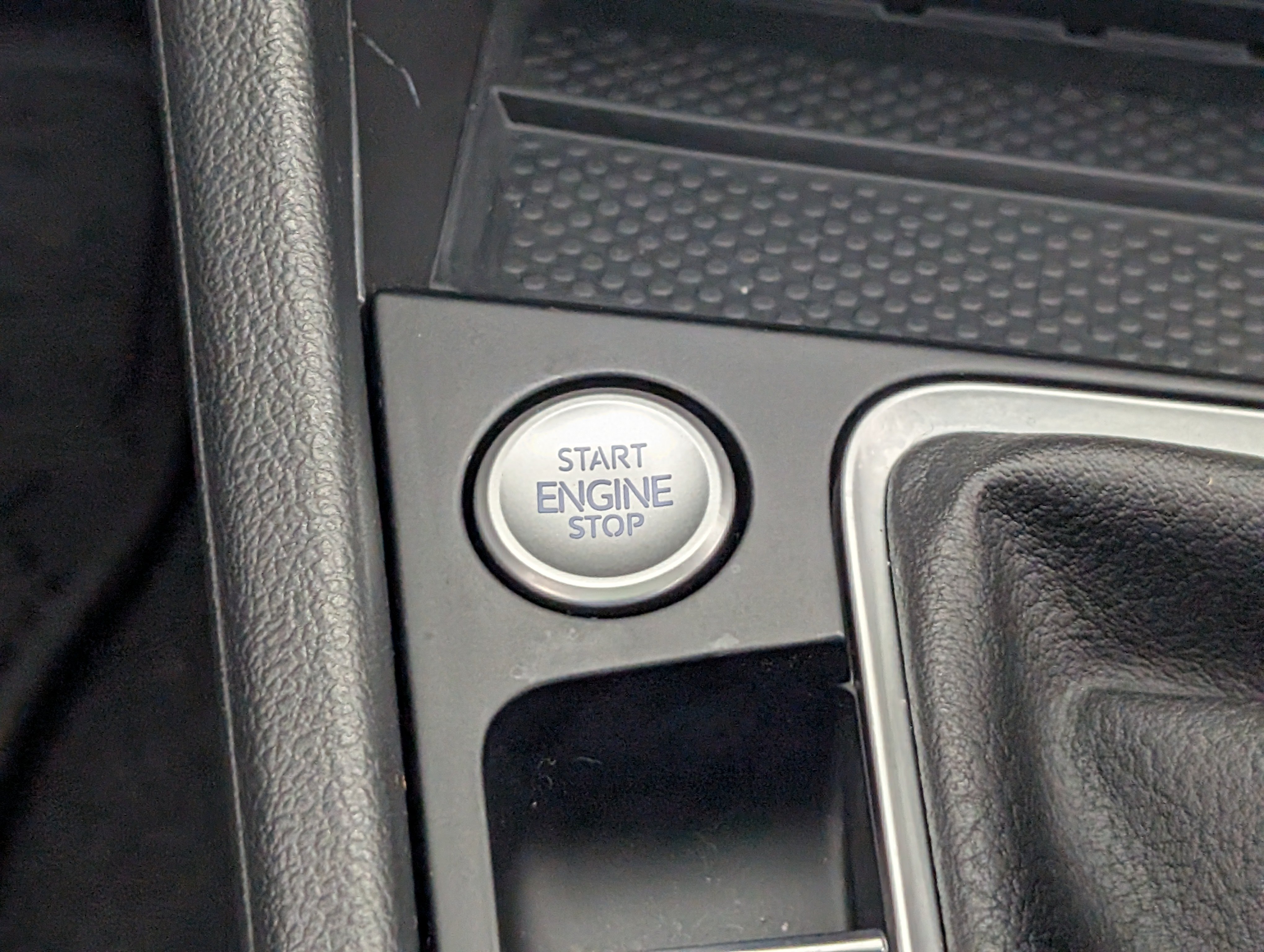 Used 2025 Volkswagen Jetta SE w/ Sunroof Package FWD image 33