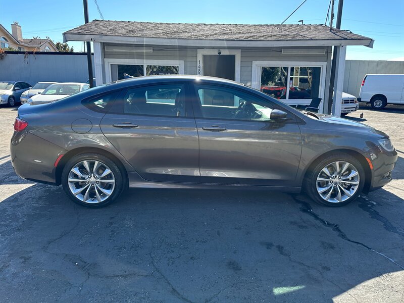 Used 2015 Chrysler 200 S w/ Navigation & Sound Group I FWD image 4