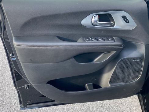 New 2026 Chrysler Pacifica Limited w/ Uconnect Theater Family Group image 12