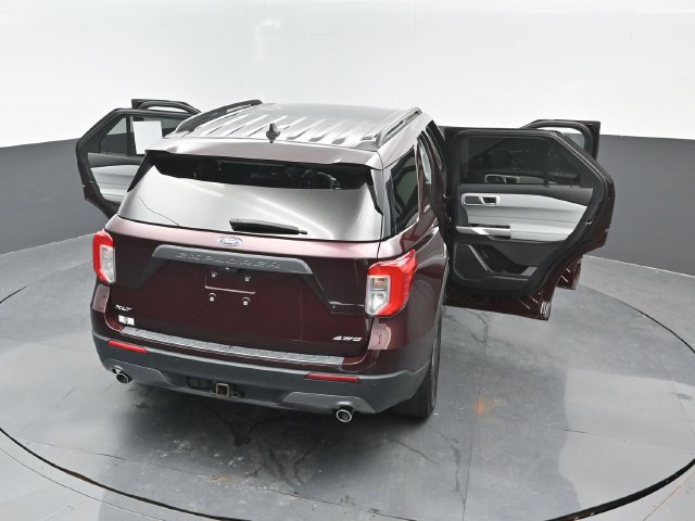 Certified 2022 Ford Explorer XLT w/ Equipment Group 202A AWD/4WD image 29