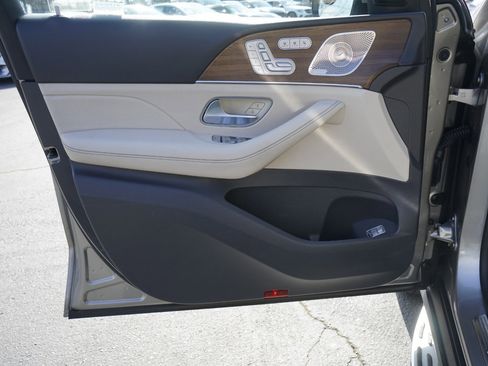 Used 2020 Mercedes-Benz GLS 450 4MATIC image 27