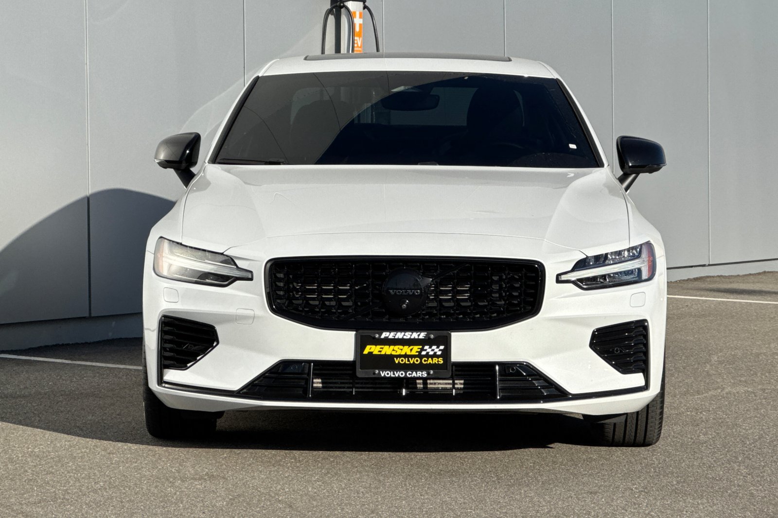 Used 2025 Volvo S60 T8 Ultra w/ Climate Package AWD/4WD image 8