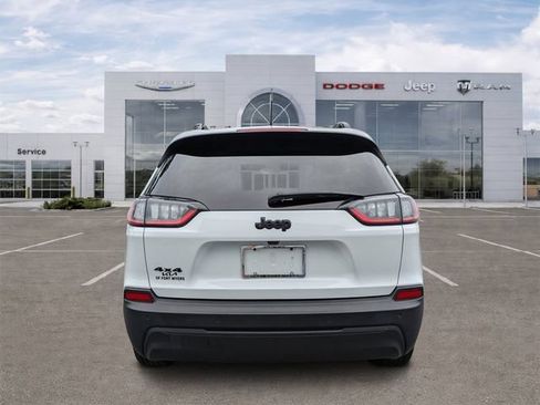 Certified 2023 Jeep Cherokee Altitude Lux AWD/4WD image 4