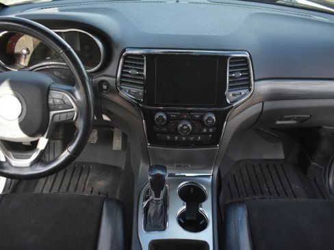 Used 2020 Jeep Grand Cherokee Altitude image 34