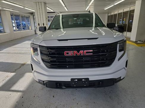 New 2026 GMC Sierra 1500 Elevation image 8