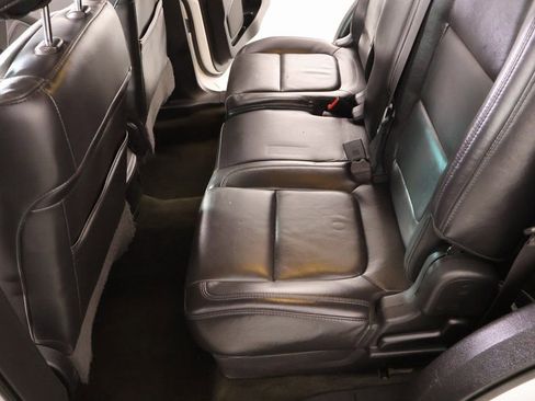 Used 2015 Ford Explorer XLT w/ Equipment Group 202B image 13