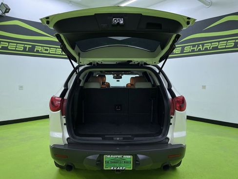 Used 2011 Chevrolet Traverse LTZ image 9