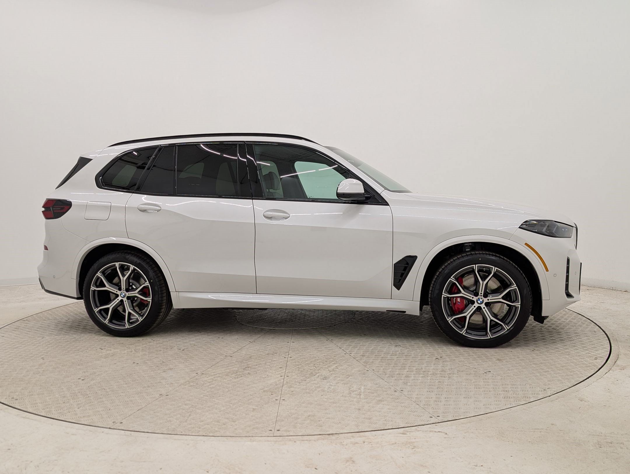 New 2026 BMW X5 xDrive50e w/ M Sport Package AWD/4WD image 8