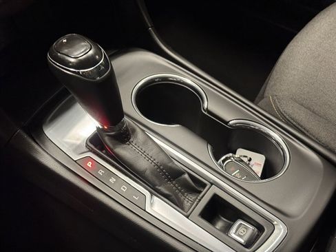 Used 2018 Chevrolet Equinox LT image 24