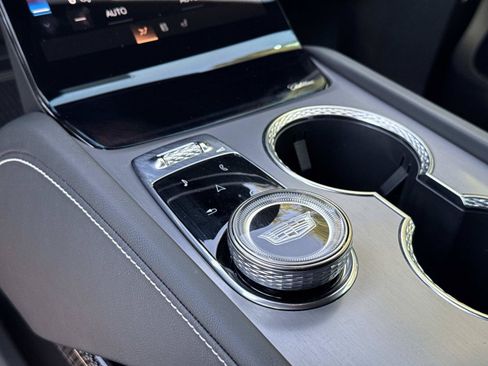 Certified 2026 Cadillac Vistiq Sport w/ LPO, Floor Liner Package AWD/4WD image 23