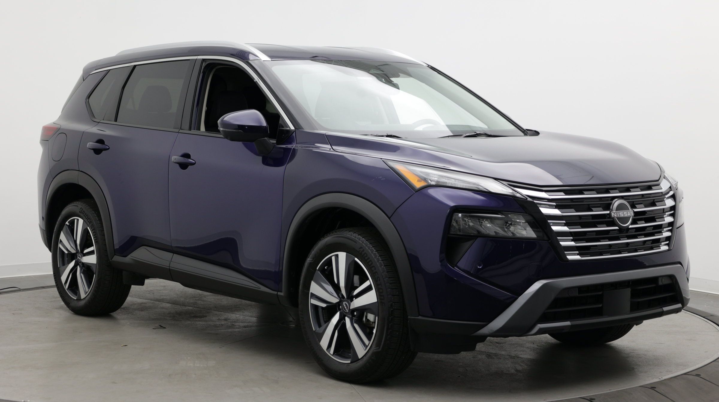 Used 2026 Nissan Rogue SL AWD/4WD image 3