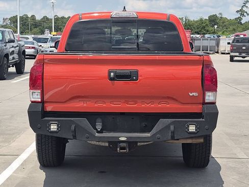 Used 2017 Toyota Tacoma TRD Off-Road w/ Tow Package (A/T) AWD/4WD image 5