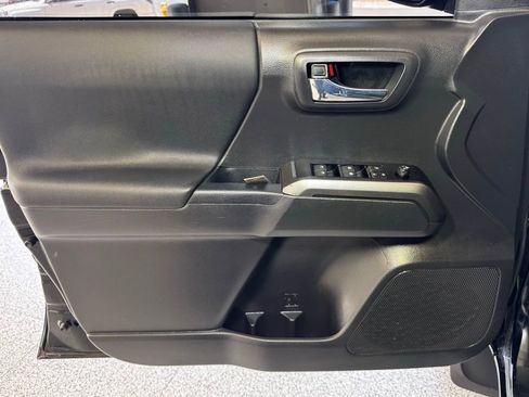 Used 2023 Toyota Tacoma TRD Off-Road w/ Advanced Technology Package image 20