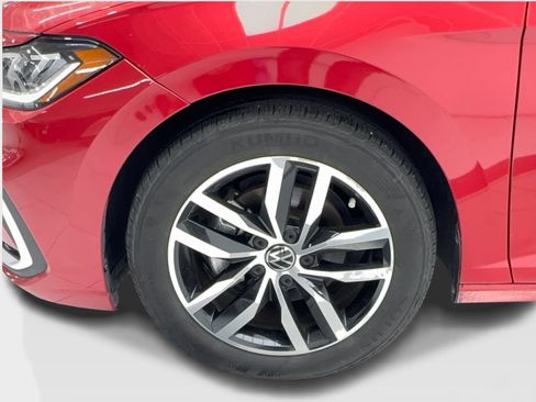 Used 2025 Volkswagen Jetta SE FWD image 7