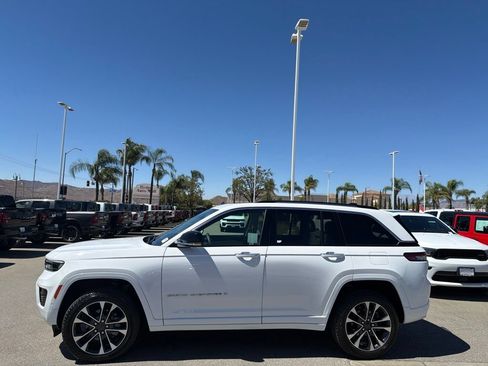 Used 2023 Jeep Grand Cherokee Overland AWD/4WD image 5