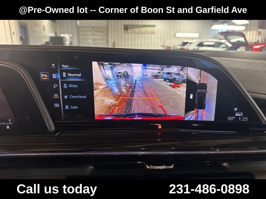 Used 2021 Cadillac Escalade Premium Luxury AWD/4WD image 24