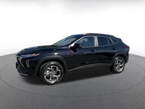 Used 2025 Chevrolet Trax LT image 7