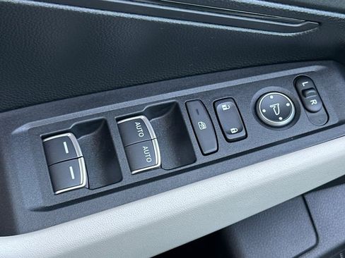 Certified 2025 Honda Accord LX image 12