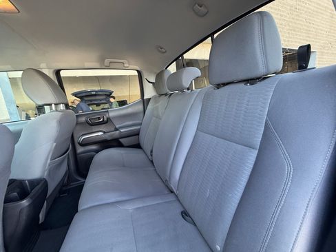 Used 2019 Toyota Tacoma SR5 RWD image 17