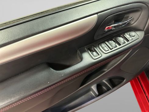 Used 2015 Dodge Grand Caravan R/T w/ Driver Convenience Group FWD image 15